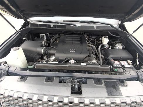 Used 2018 Toyota Tundra Limited w/ Limited Premium Package AWD/4WD image 34