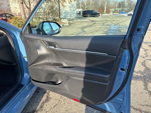 Used 2024 Toyota Camry SE image 34