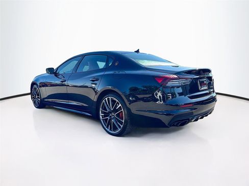 Used 2021 Maserati Quattroporte Trofeo image 5