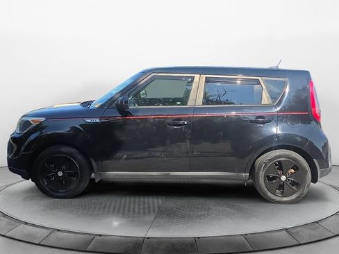 Used 2016 Kia Soul FWD image 2