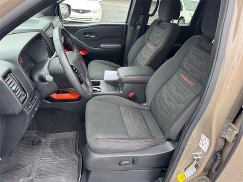 Used 2023 Nissan Frontier PRO-4X w/ Pro Convenience Package image 9