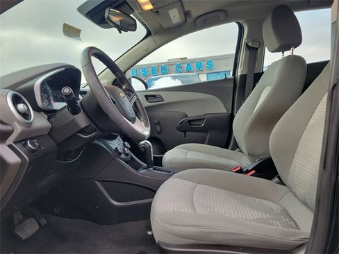Used 2020 Chevrolet Sonic LT image 16