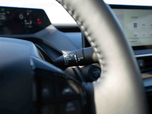 Used 2024 Toyota Prius XLE image 14