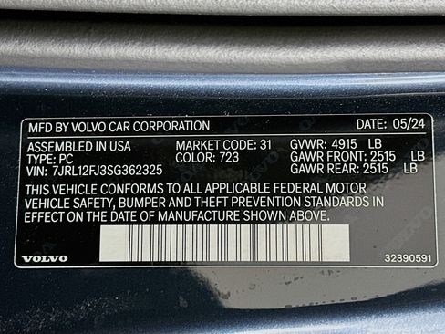 Used 2025 Volvo S60 B5 Core image 12