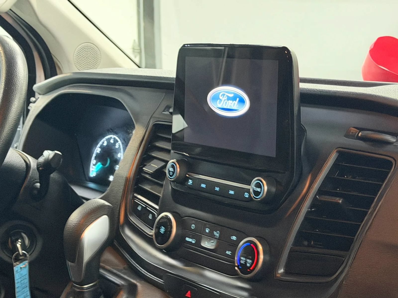 Used 2020 Ford Transit 150 XL RWD image 18