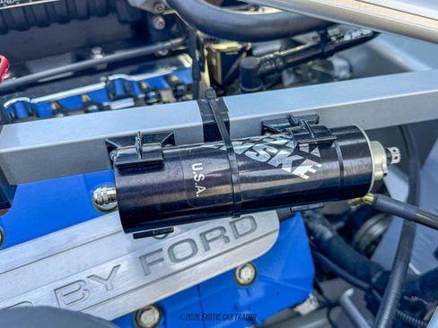 Used 2005 Ford GT RWD image 21
