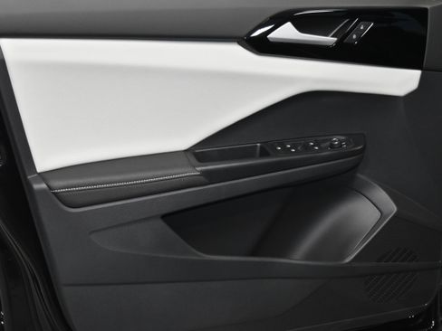 New 2026 Volkswagen Taos S image 3