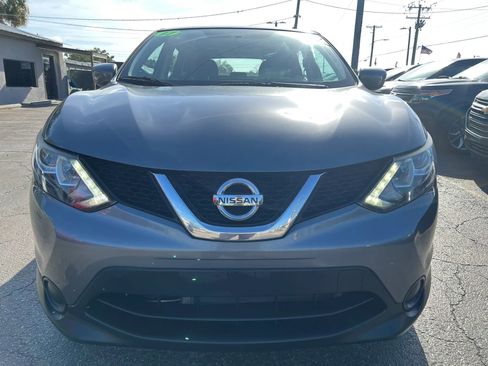 Used 2017 Nissan Rogue Sport S image 3