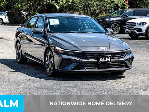 Used 2024 Hyundai Elantra Limited FWD image 5