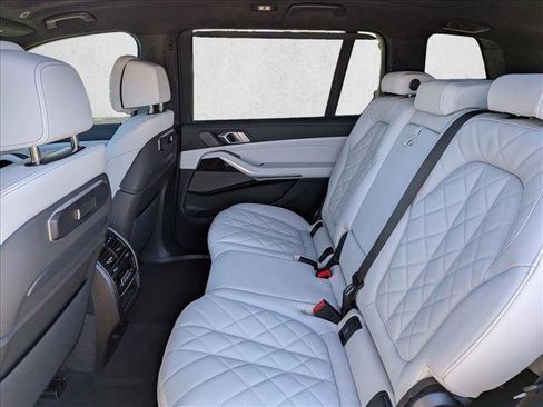 New 2026 BMW X7 xDrive40i w/ M Sport Package AWD/4WD image 17