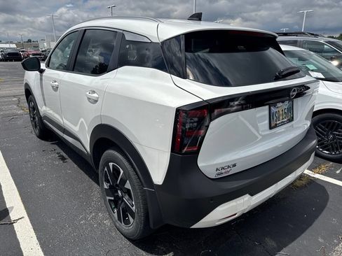 Used 2026 Nissan Kicks SV w/ SV Premium Package AWD/4WD image 6
