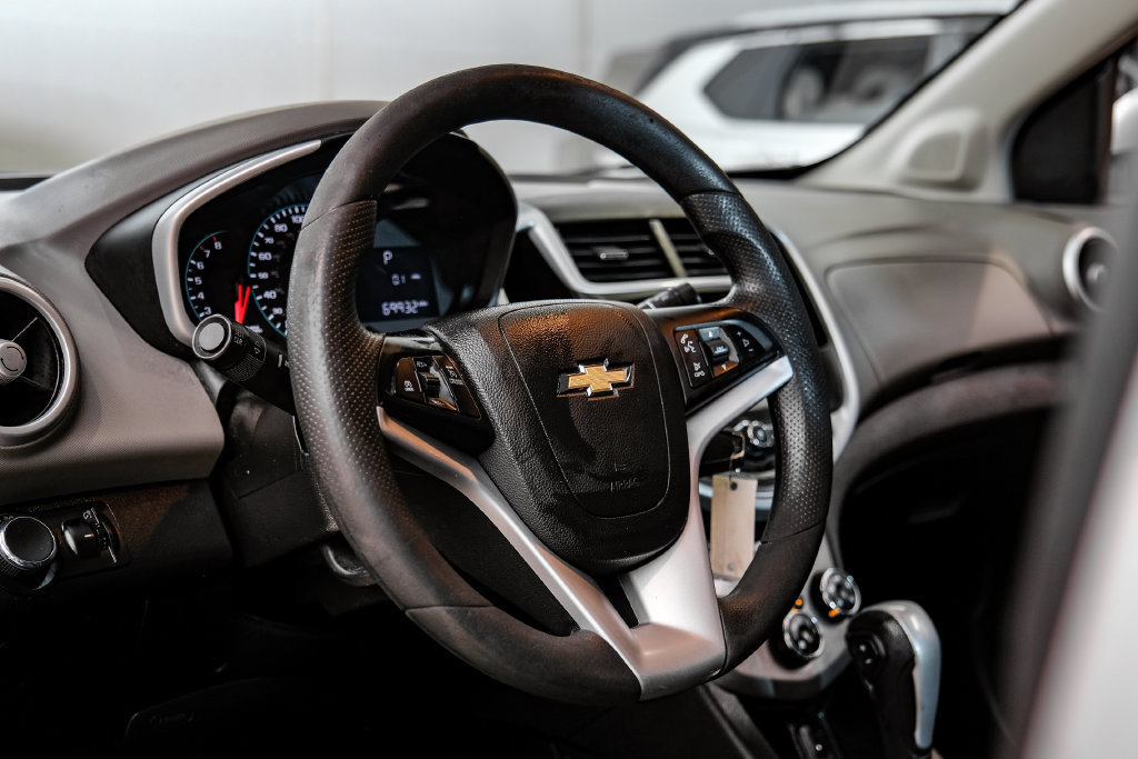 Used 2020 Chevrolet Sonic LT FWD image 19