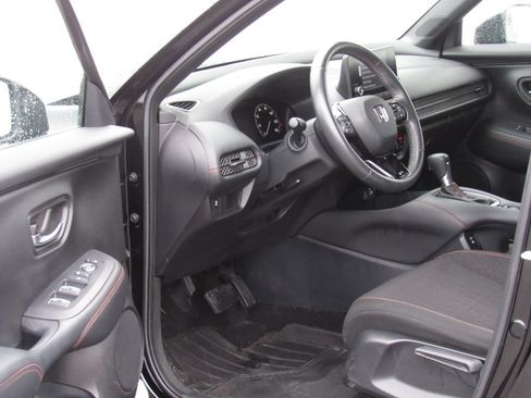 Used 2024 Honda HR-V Sport image 9