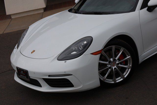 Used 2018 Porsche 718 Cayman RWD image 6