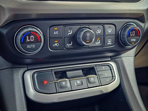 Used 2023 GMC Acadia SLE w/ Driver Convenience Package AWD/4WD image 26