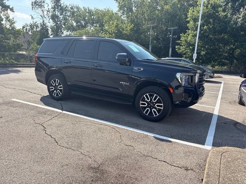 Used 2024 GMC Yukon AT4 AWD/4WD image 2