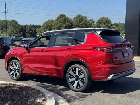 New 2025 Mitsubishi Outlander SEL image 8
