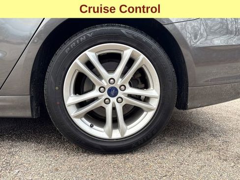 Used 2018 Ford Fusion SE image 9