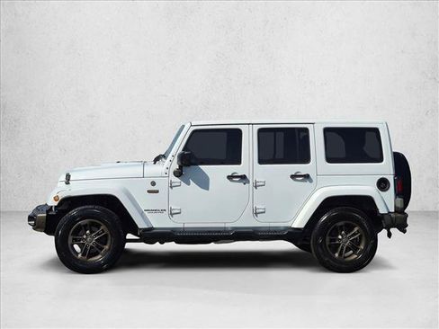 Used 2017 Jeep Wrangler Unlimited Sahara AWD/4WD image 9