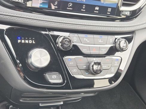 New 2026 Chrysler Pacifica Select image 28