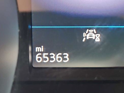 Used 2021 Volkswagen Tiguan SE w/ Panoramic Sunroof Package FWD image 10