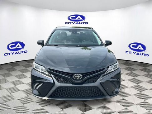 Used 2020 Toyota Camry SE image 10