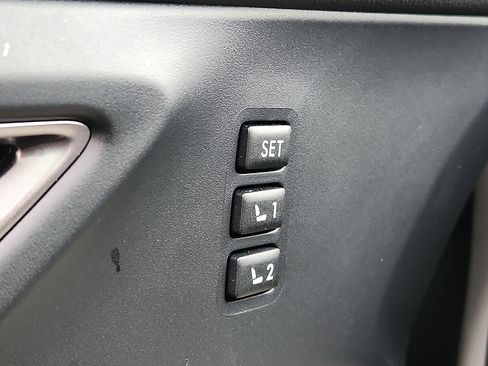 Used 2024 Subaru Ascent Limited w/ Technology Package image 26