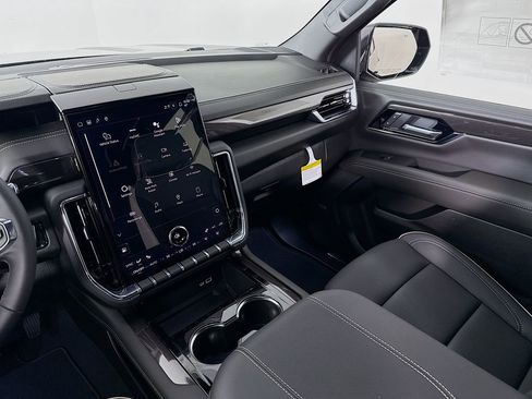 New 2026 GMC Yukon Elevation AWD/4WD image 28