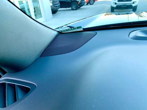 Used 2023 GMC Yukon SLT image 43