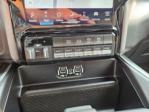 Used 2024 RAM 3500 Big Horn w/ Sport Appearance Package AWD/4WD image 30