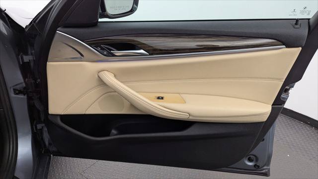 Used 2019 BMW 530e RWD image 21