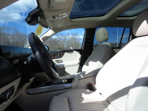 Used 2023 Mercedes-Benz EQB 350 4MATIC SUV image 10