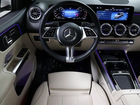 Certified 2025 Mercedes-Benz GLB 250 4MATIC image 3