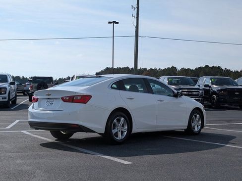 Used 2022 Chevrolet Malibu LS w/ Driver Confidence Package II image 4