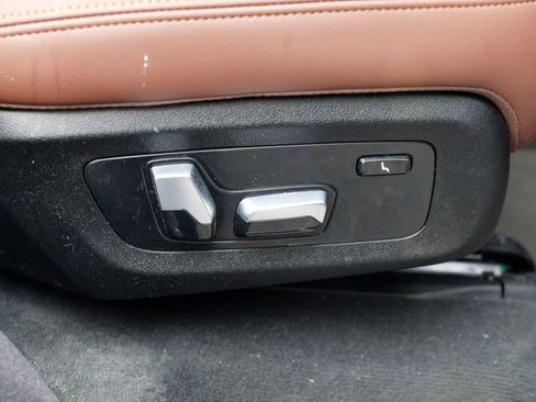 Used 2023 BMW X7 xDrive40i w/ Premium Package AWD/4WD image 34