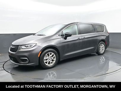 Used 2023 Chrysler Pacifica Touring-L