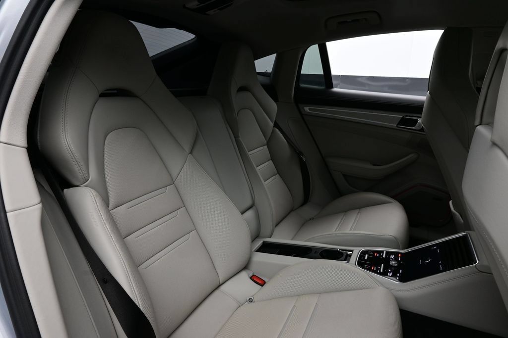 Certified 2023 Porsche Panamera AWD/4WD image 17