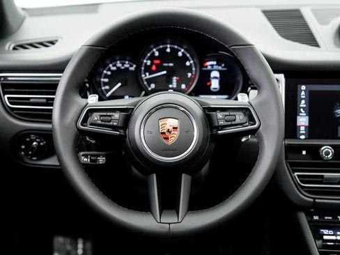 New 2026 Porsche Macan image 13