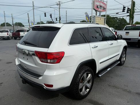 Used 2013 Jeep Grand Cherokee Overland image 4
