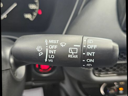 Used 2023 Honda HR-V LX image 16