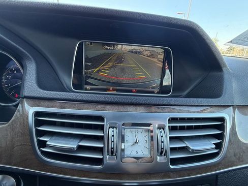Used 2016 Mercedes-Benz E 350 4MATIC Sedan w/ Premium Package image 28