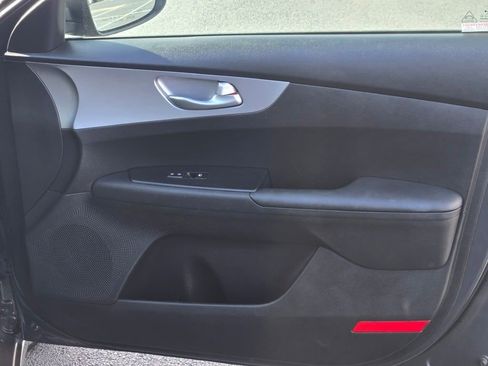 Used 2023 Kia Forte LXS image 5