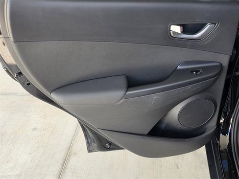 Used 2019 Hyundai Kona Limited image 30