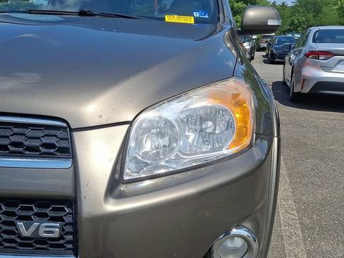 Used 2011 Toyota RAV4 Limited w/ Limited Extra Value Pkg AWD/4WD image 8