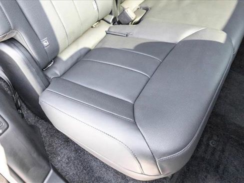 Used 2024 Land Rover Range Rover Long Wheelbase SE AWD/4WD image 27