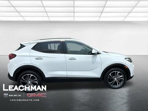 Used 2022 Buick Encore GX Essence w/ Advanced Technology Package FWD image 8
