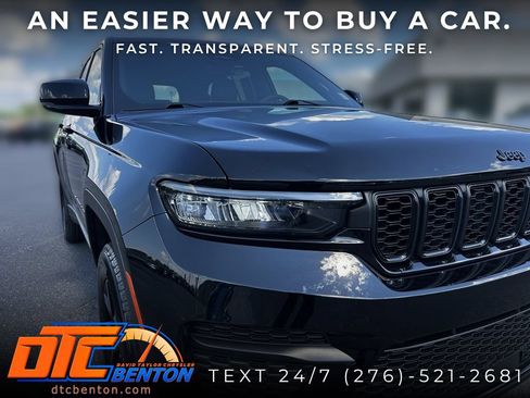 Used 2025 Jeep Grand Cherokee Altitude AWD/4WD image 27