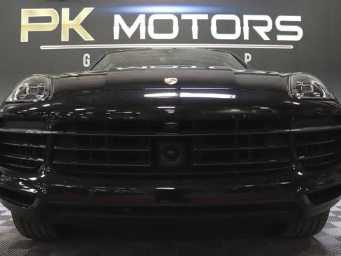 Used 2019 Porsche Cayenne S image 12
