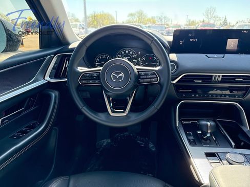 Used 2025 MAZDA CX-90 3.3 Turbo w/ Preferred Package AWD/4WD image 15