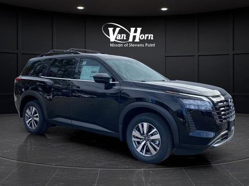 New 2026 Nissan Pathfinder SL image 1